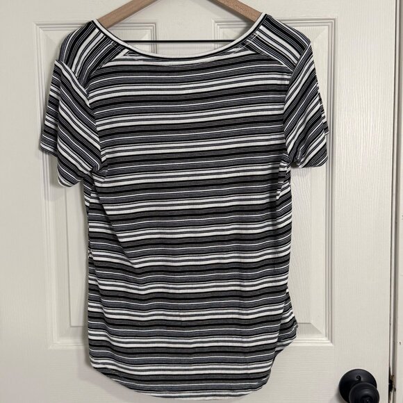 American Eagle T Shirt Womens Small Stripes Black White Soft Casual - Picture 10 of 10